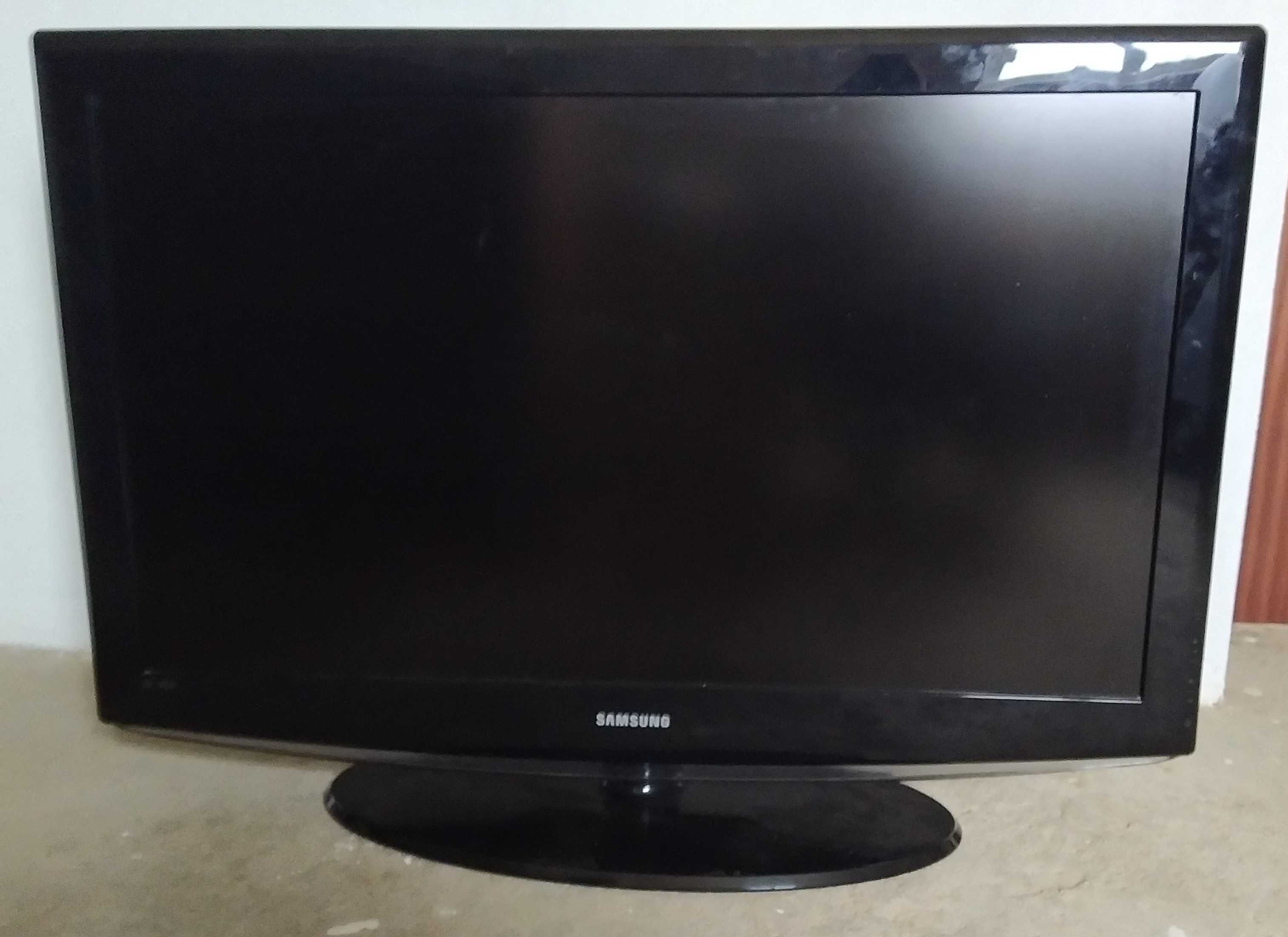 TV Samsung LED 40" com avaria