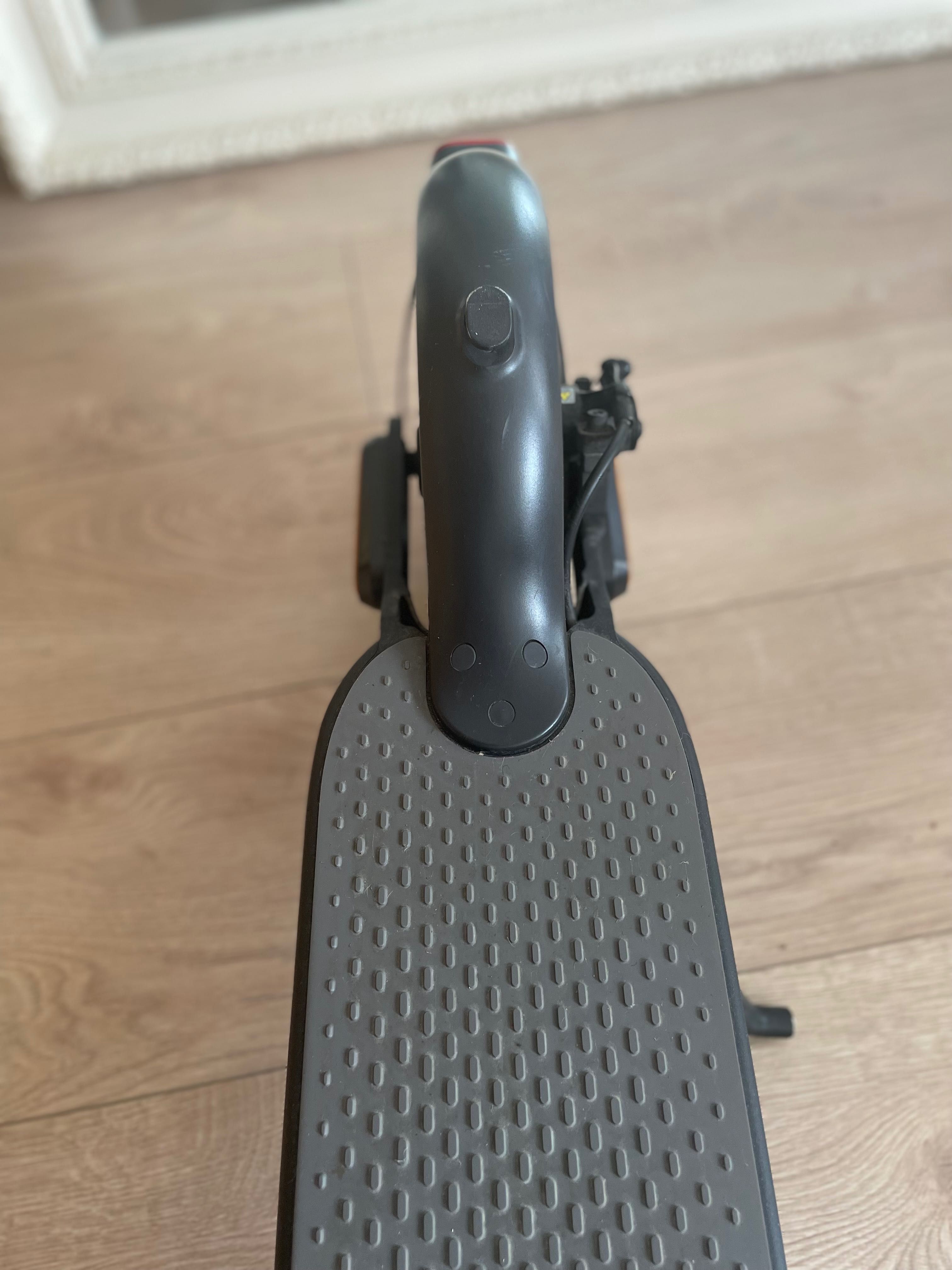 Mi Electric Scooter 1S usada