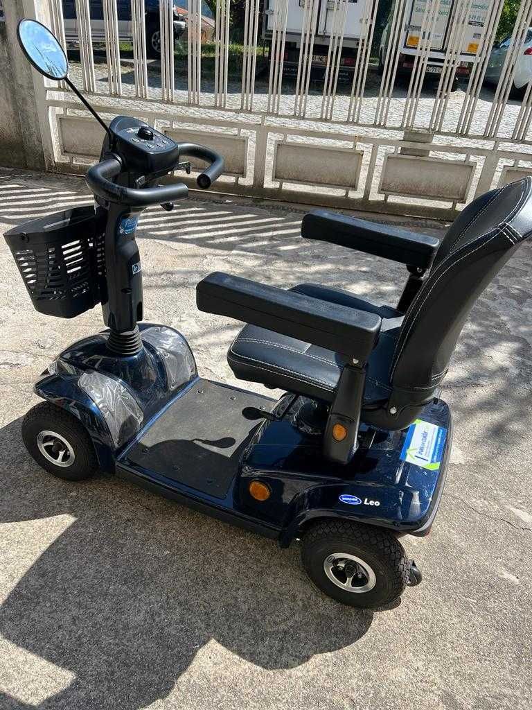 Scooter Elétrica de Mobilidade Leo Invacare (Azul)