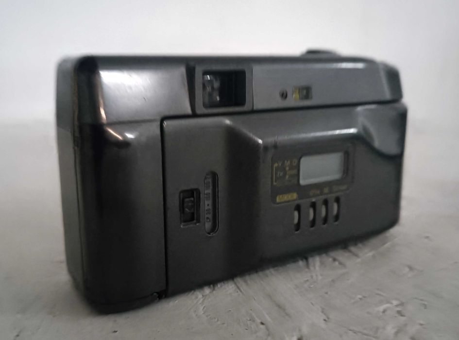 Maquina fotográfica Nikon L35 AD