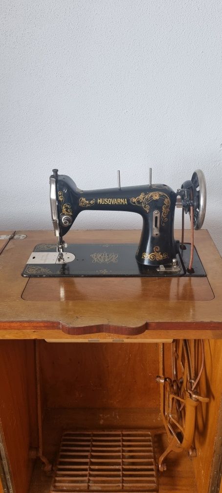 Maquina costura antiga