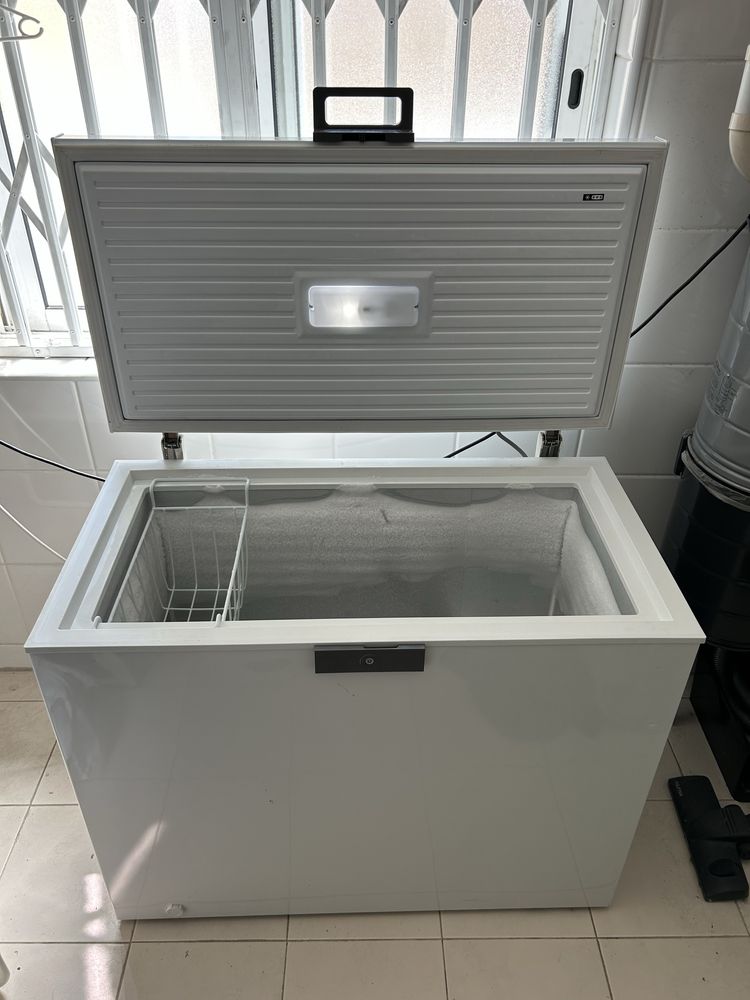 Arca congeladora Candy Horizontal 197L
