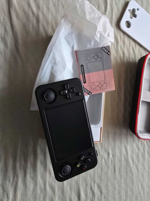 Ретро портативна консоль Anbernic RG35XX H 3.5" IPS