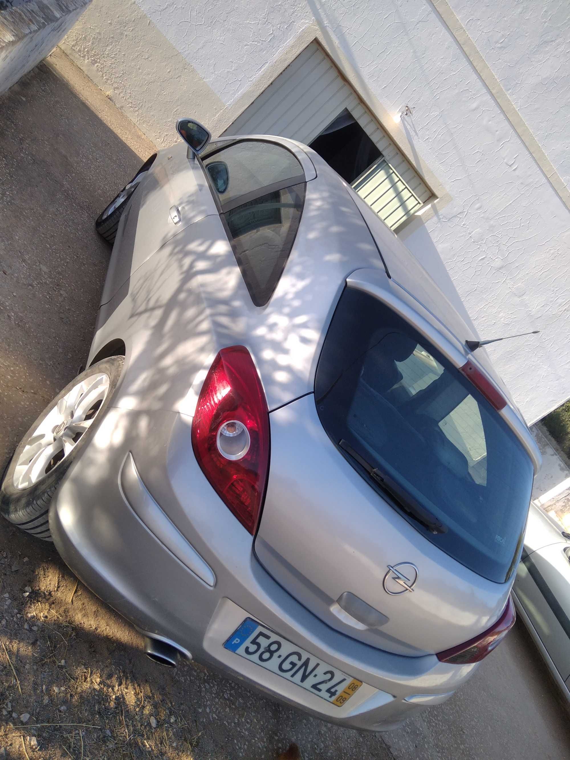 Opel Corsa D 1.2 Gasolina (2008) – Ideal para cidade