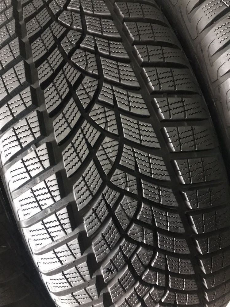 215/55/17 R17 Goodyear Ultra Grip Perfomance GEN1 4шт зима