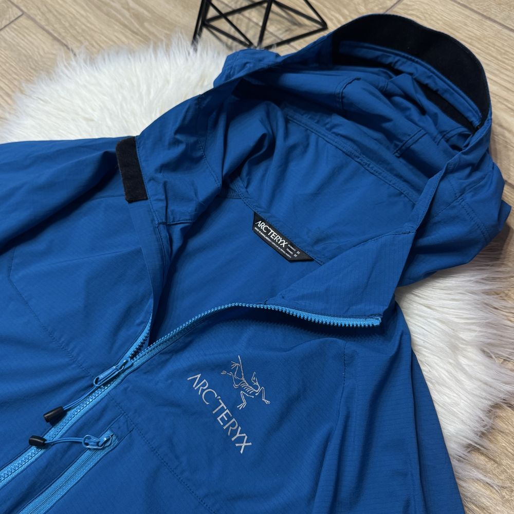 ультралегка жіноча вітровка Arcteryx M оригінал