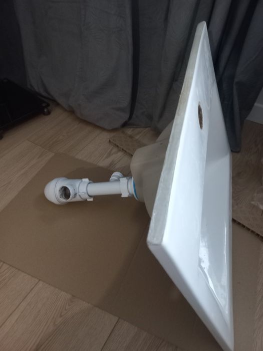 Umywalka 51x40 z syfonem