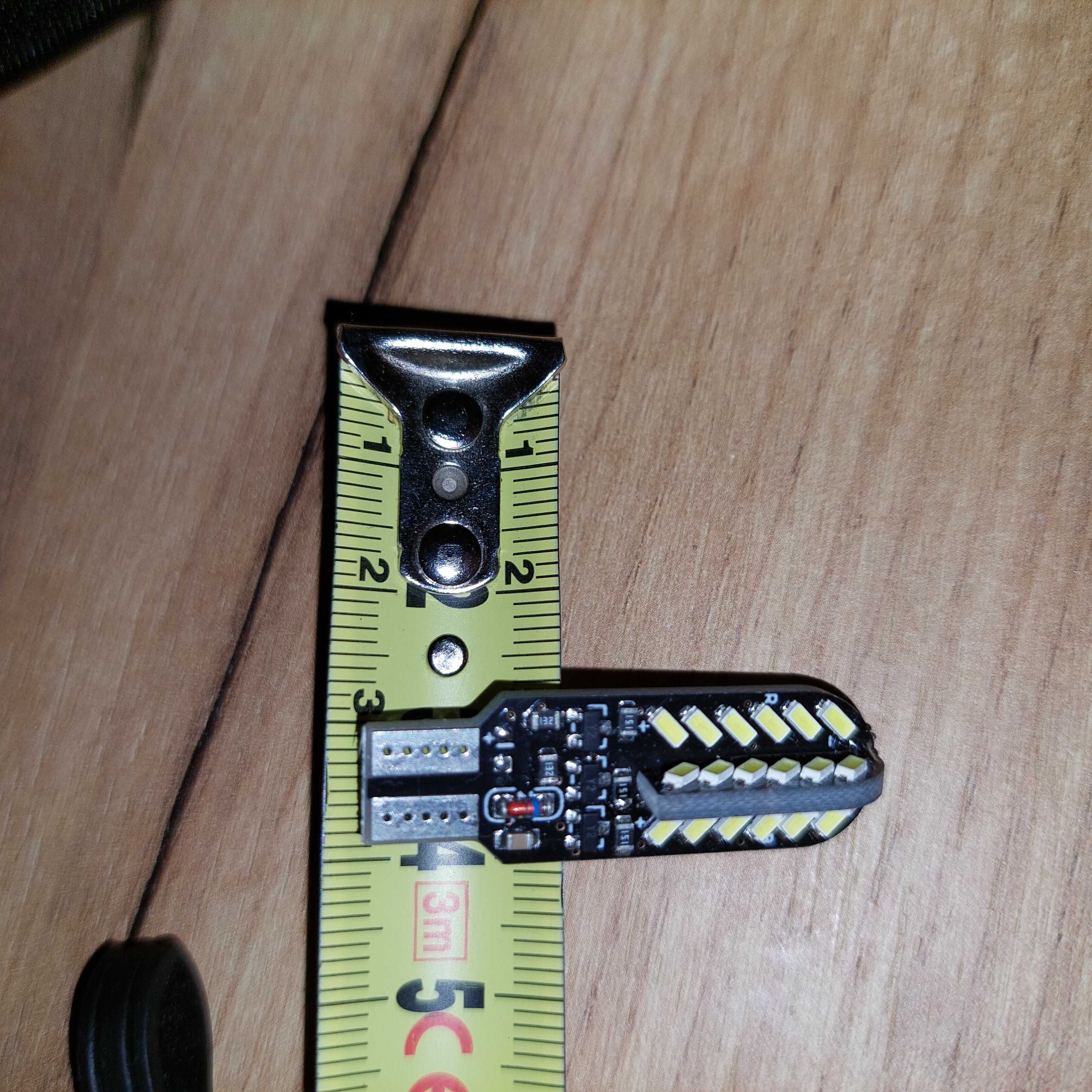 2 szt LED W5W migająca
