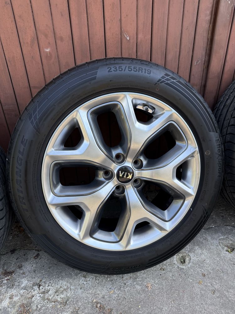 Koła felgi 5x114.3 R19 Kia Sorento opony letnie 235/55R19