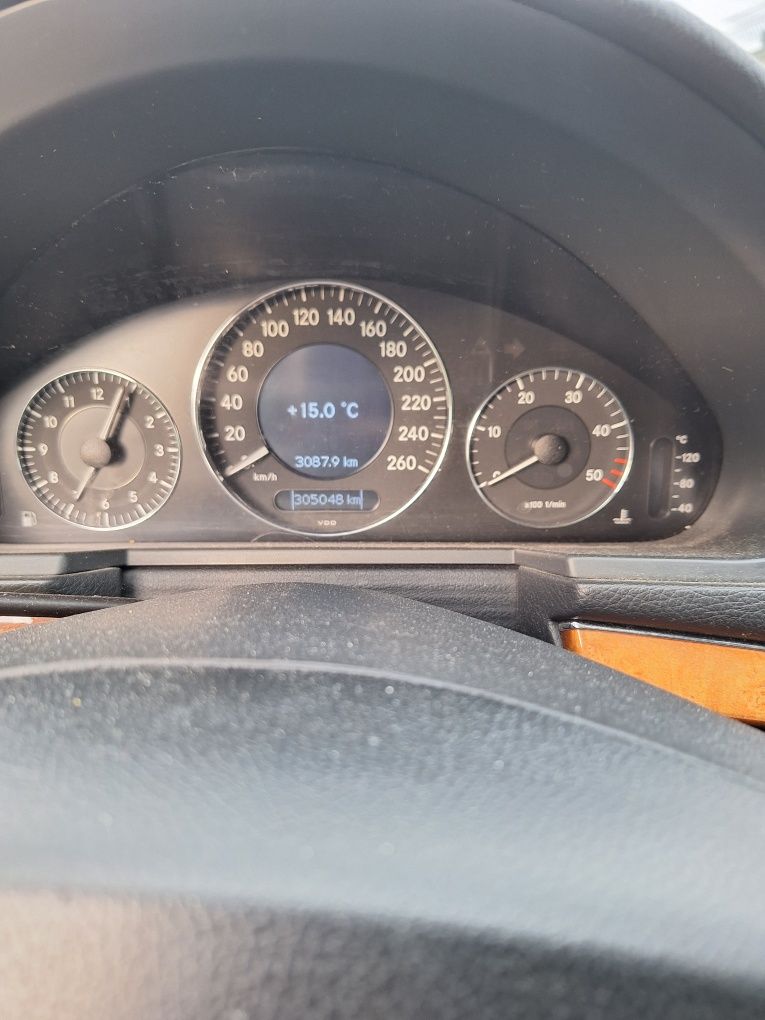 Mercedes Benz E320 CDI 4MATIC diesel