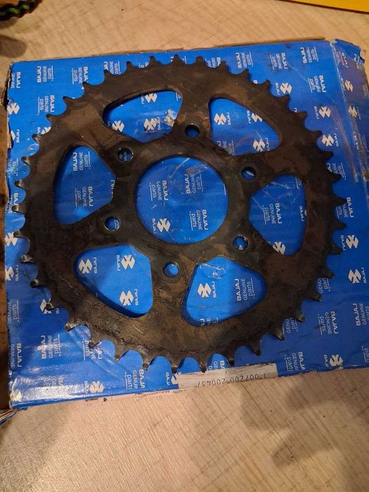 задні зірка на 
 Bajaj Pulsar NS200