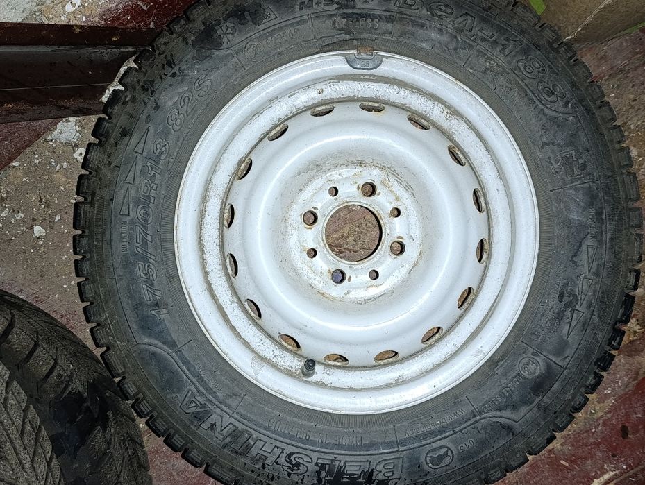 Продам шини з дисками