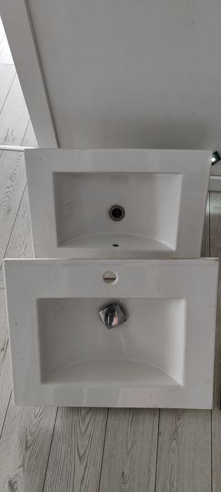 Zlewy łazienkowe biale