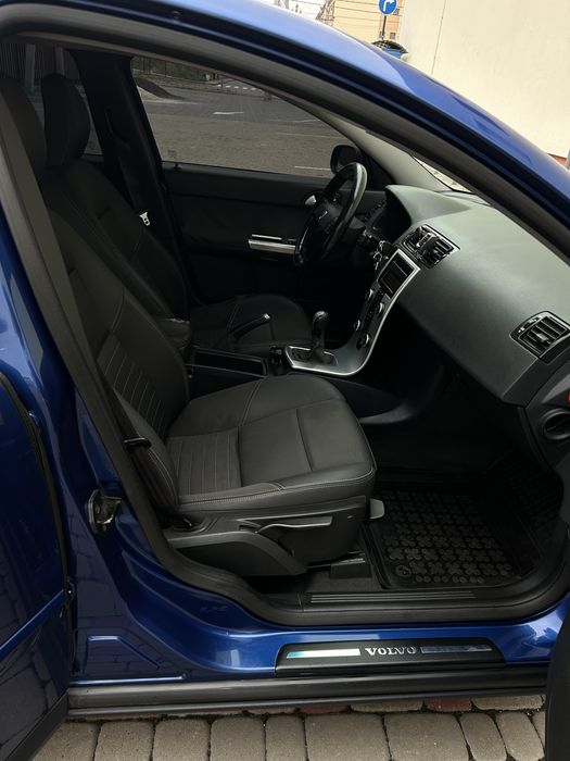 Volvo v50 (вольво в50) 2.0 2007