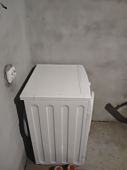 Пральна машина в непоганому стані