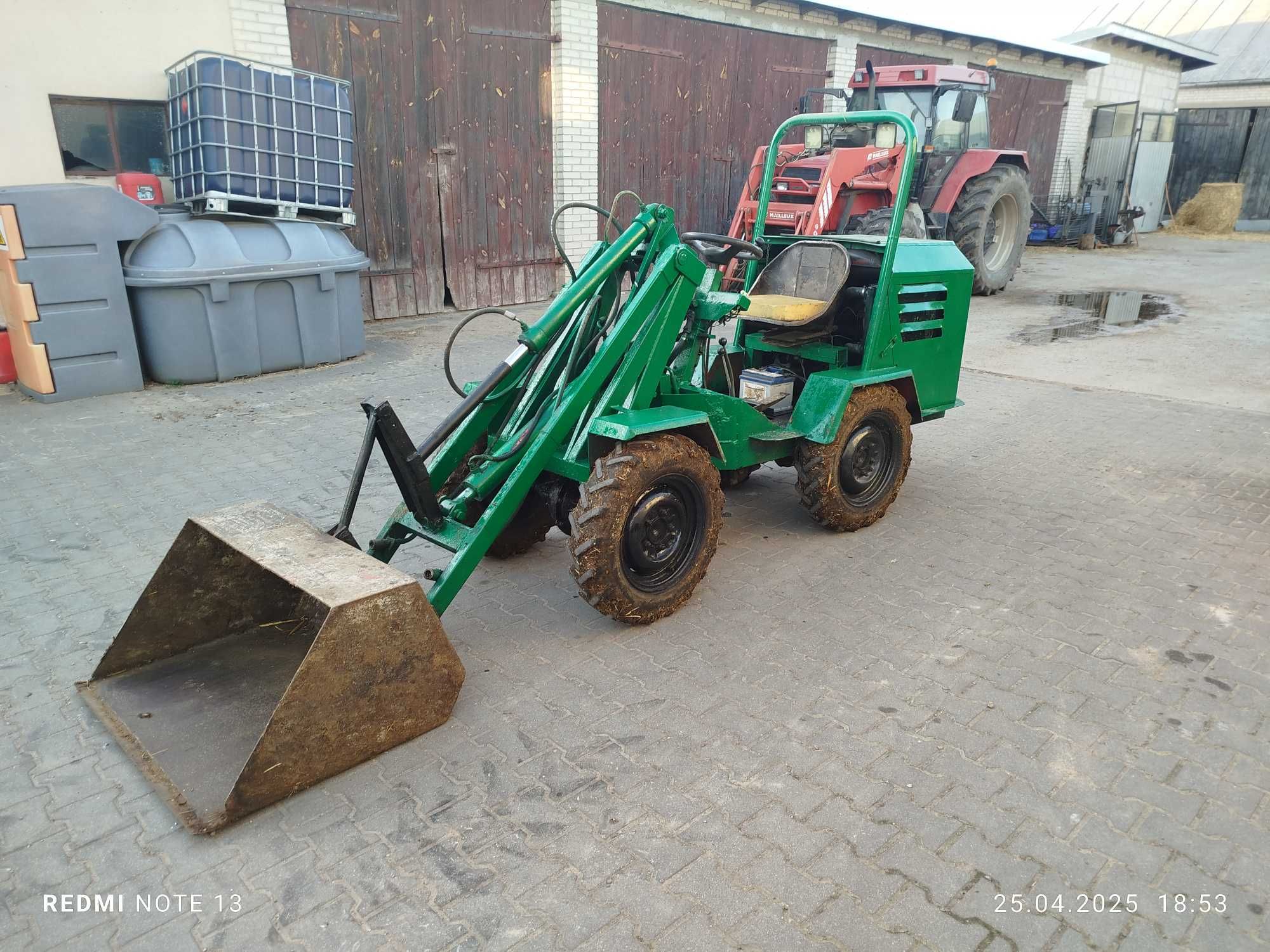 Sprzedam mini Ładowarkę   szer 1 m 4x4