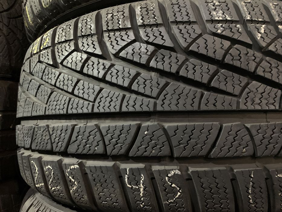 Комплект шин б/у зима 225/45 17 Pirelli Sottozero 2