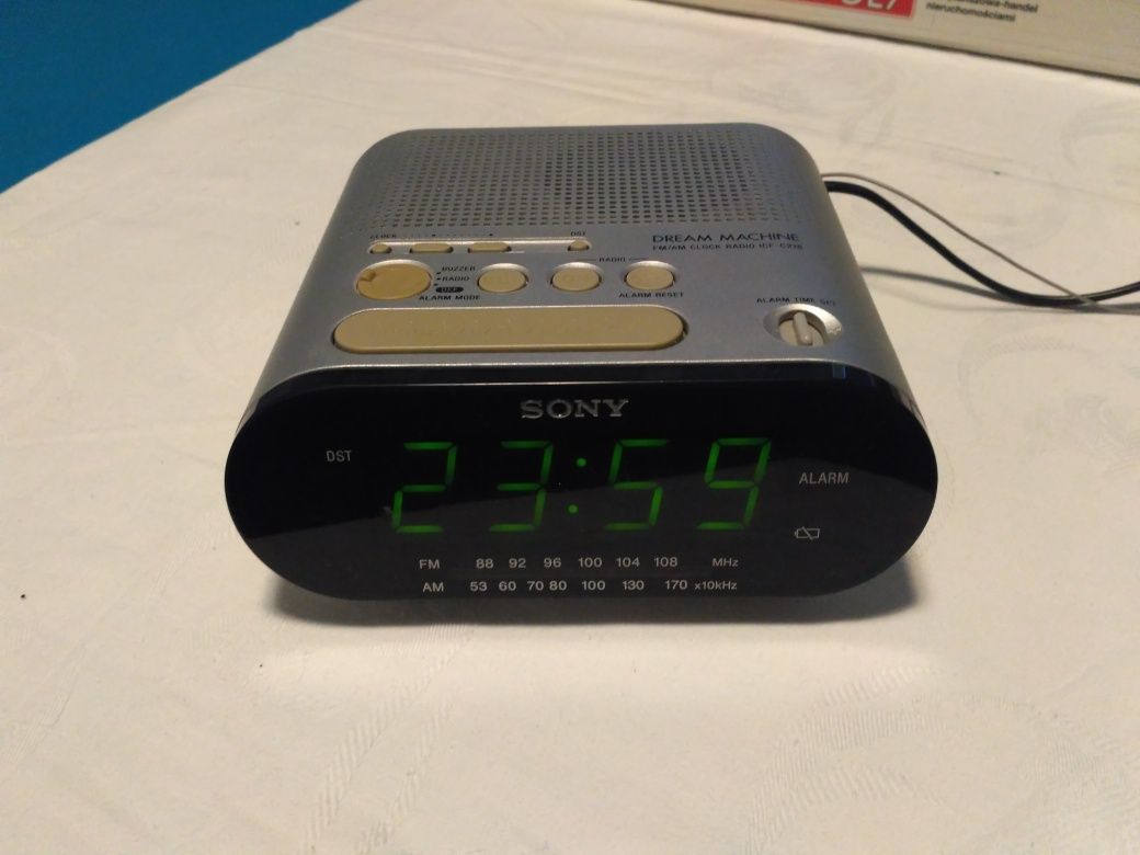 Radio clock sony ICF-C218