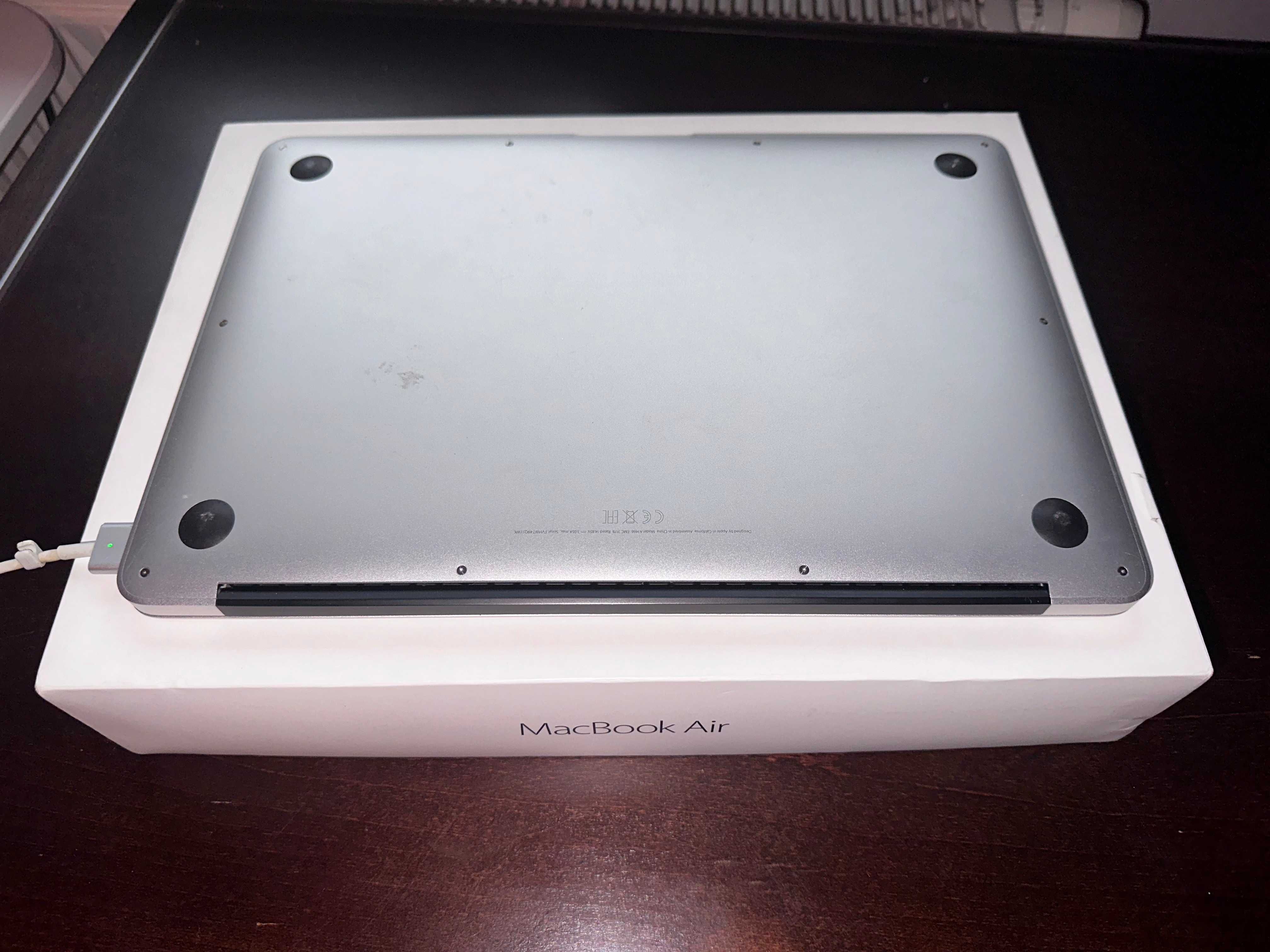 MacBook Air 13 [2017], Dysk: 128G, RAM: 8G, Procesor: i5, 1.6Ghz