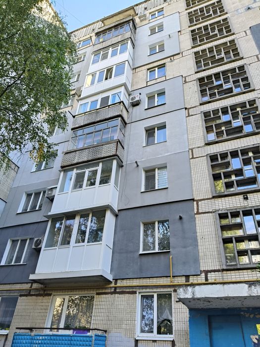 Продам трикімнатну квартиру на Пацаєва.