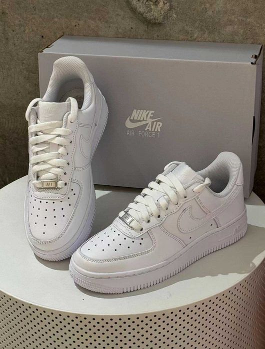 Biały Buty Nike_Air_Force_1_Low Trampki. Roz.38