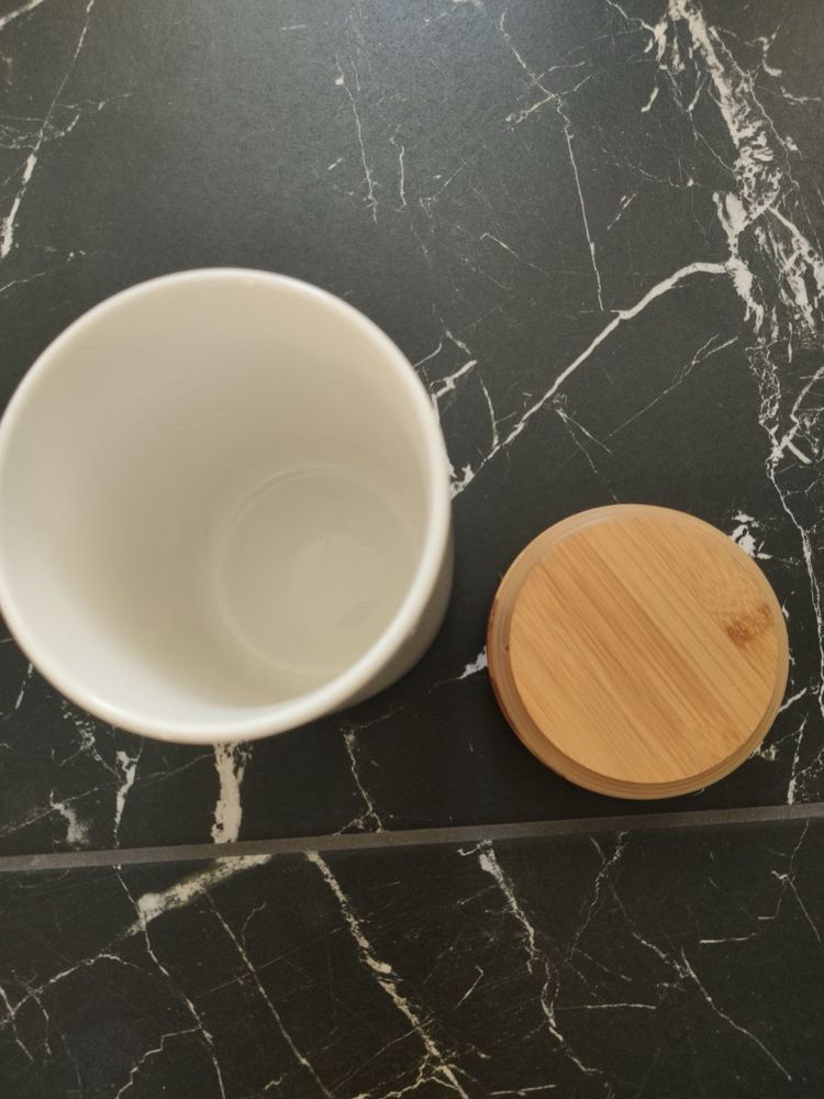 Фарфоровый контейнер DUKA Kitchen из Швеции