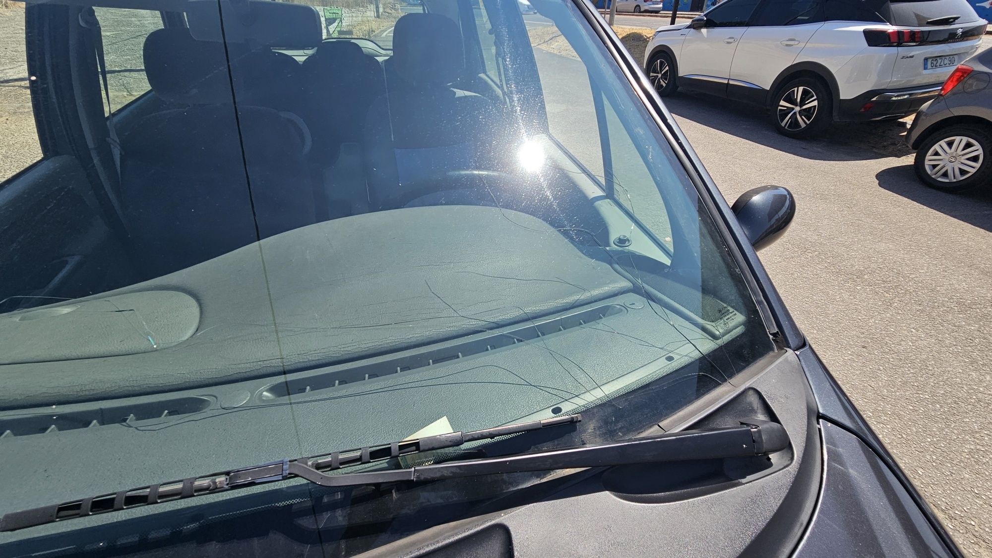 Renault Scenic 1.4 16 válvulas ano 2003 a gasolina