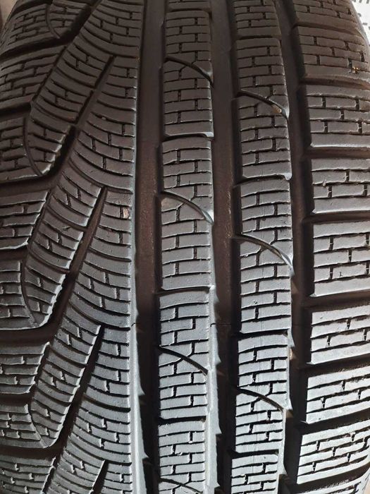 Шини 7,5мм 245/40 R18 PIRELLI SottoZero 2 Winter 240 б/у зима склад