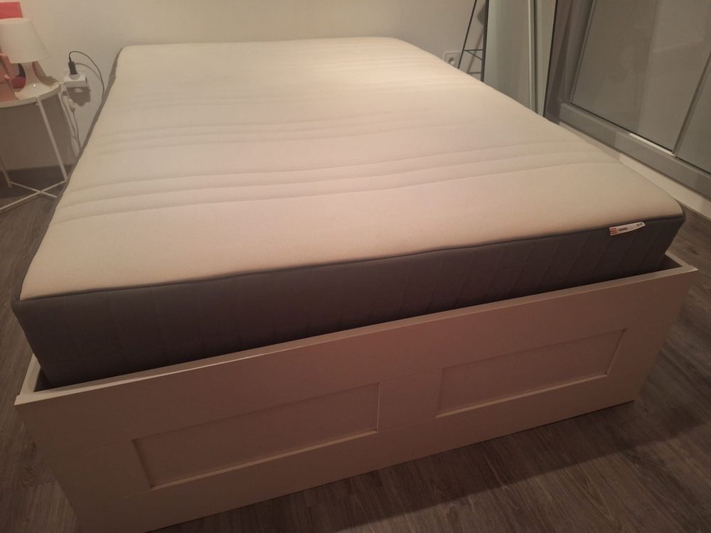 Cama IKEA com arrumação + colchão