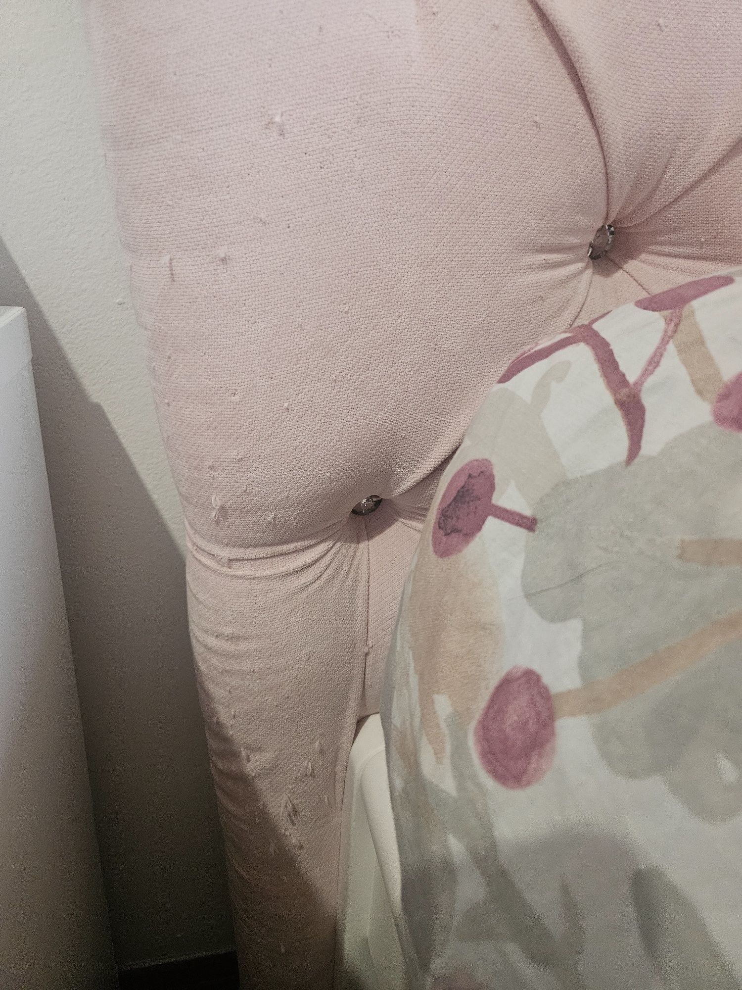 Cama de menina corpo e meio