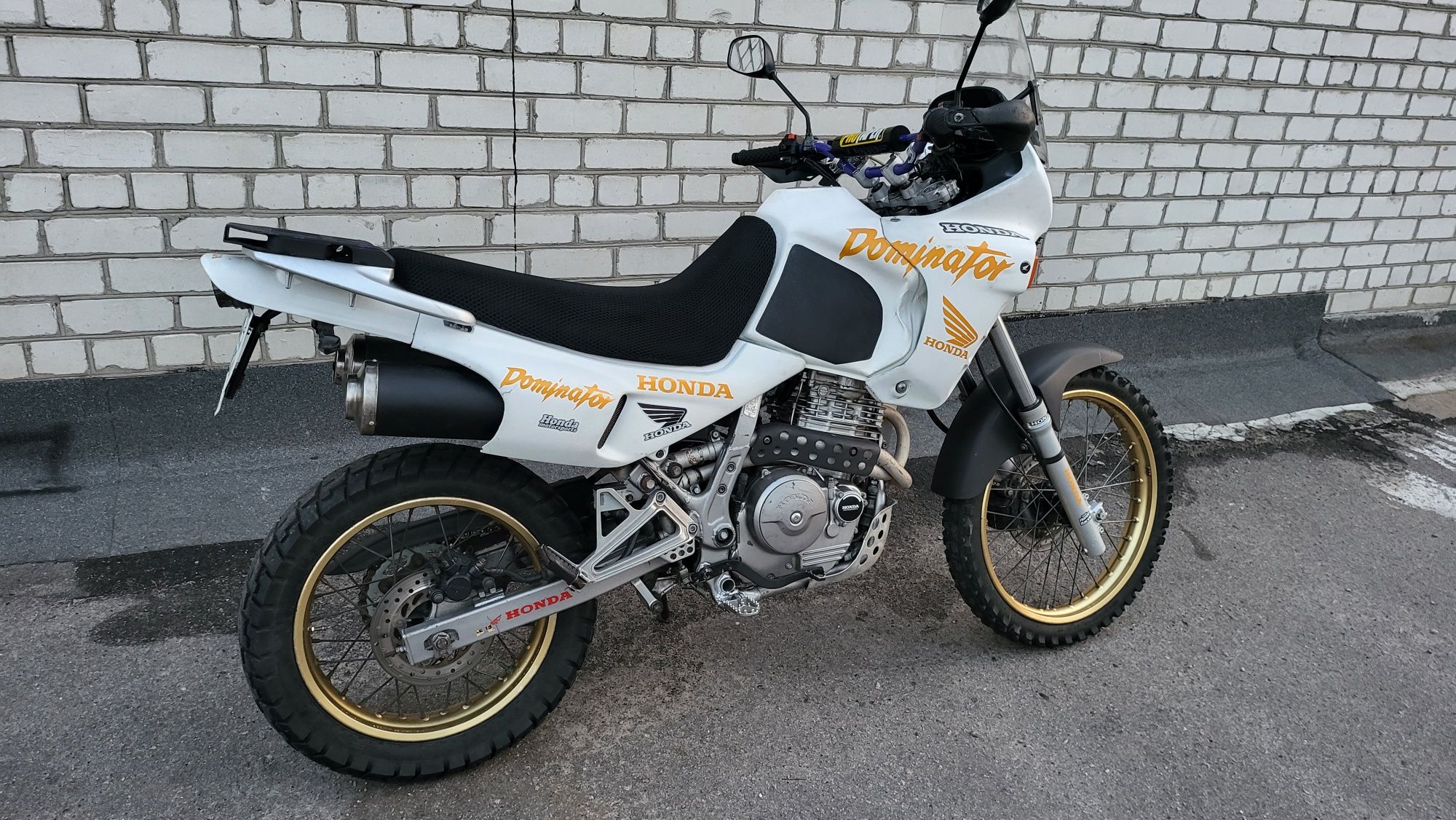 Honda NX650 Dominator