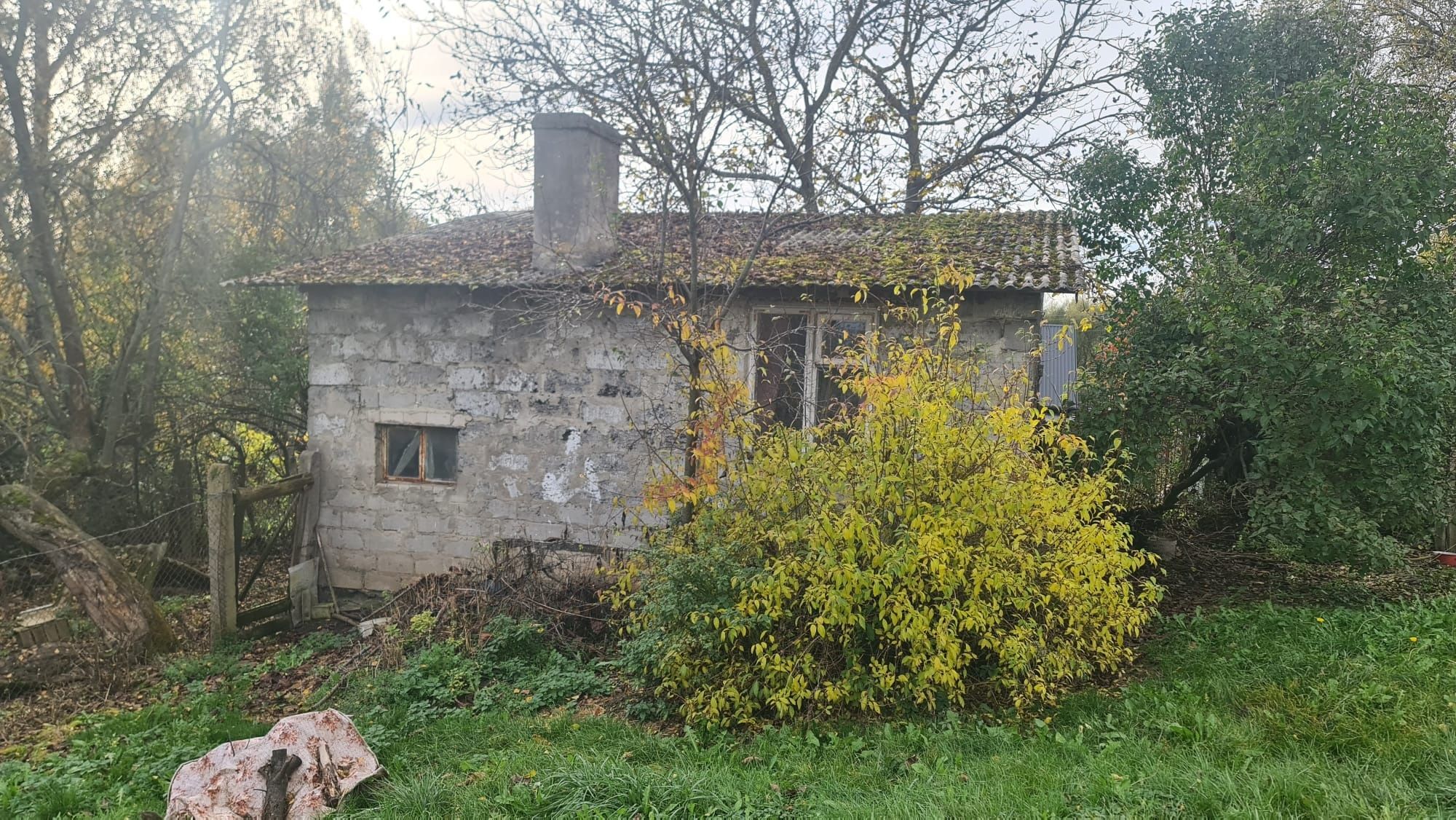 Dom z dzialka w Jurkowicach/ Opatowa. Woj. Świętokrzyskie.