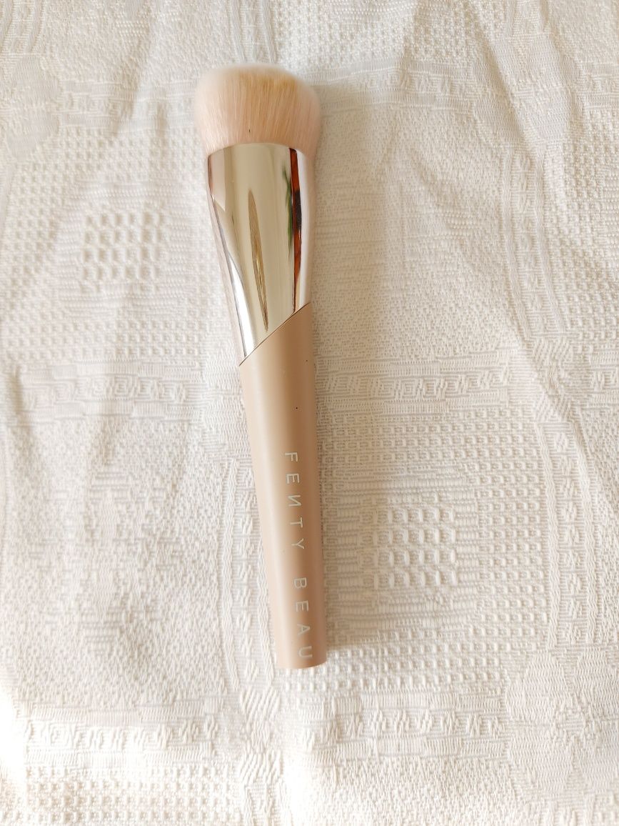 Fenty Beauty Foundation brush