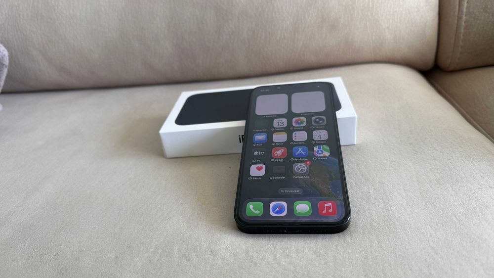 Vendo iPhone 13 128Gb Preto C/Caixa e Acessórios
