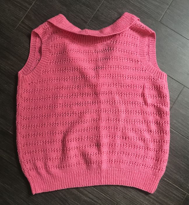 Теплая вязанная жилетка