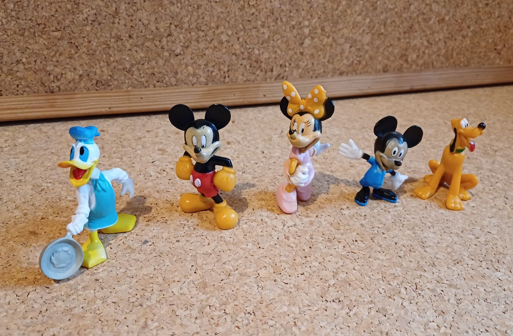 Conjunto de 5 bonecos Disney, 2 Mickey, Minnie, Pluto, Donald