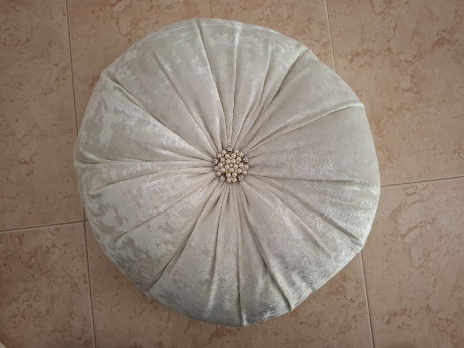 Várias almofadas decorativas