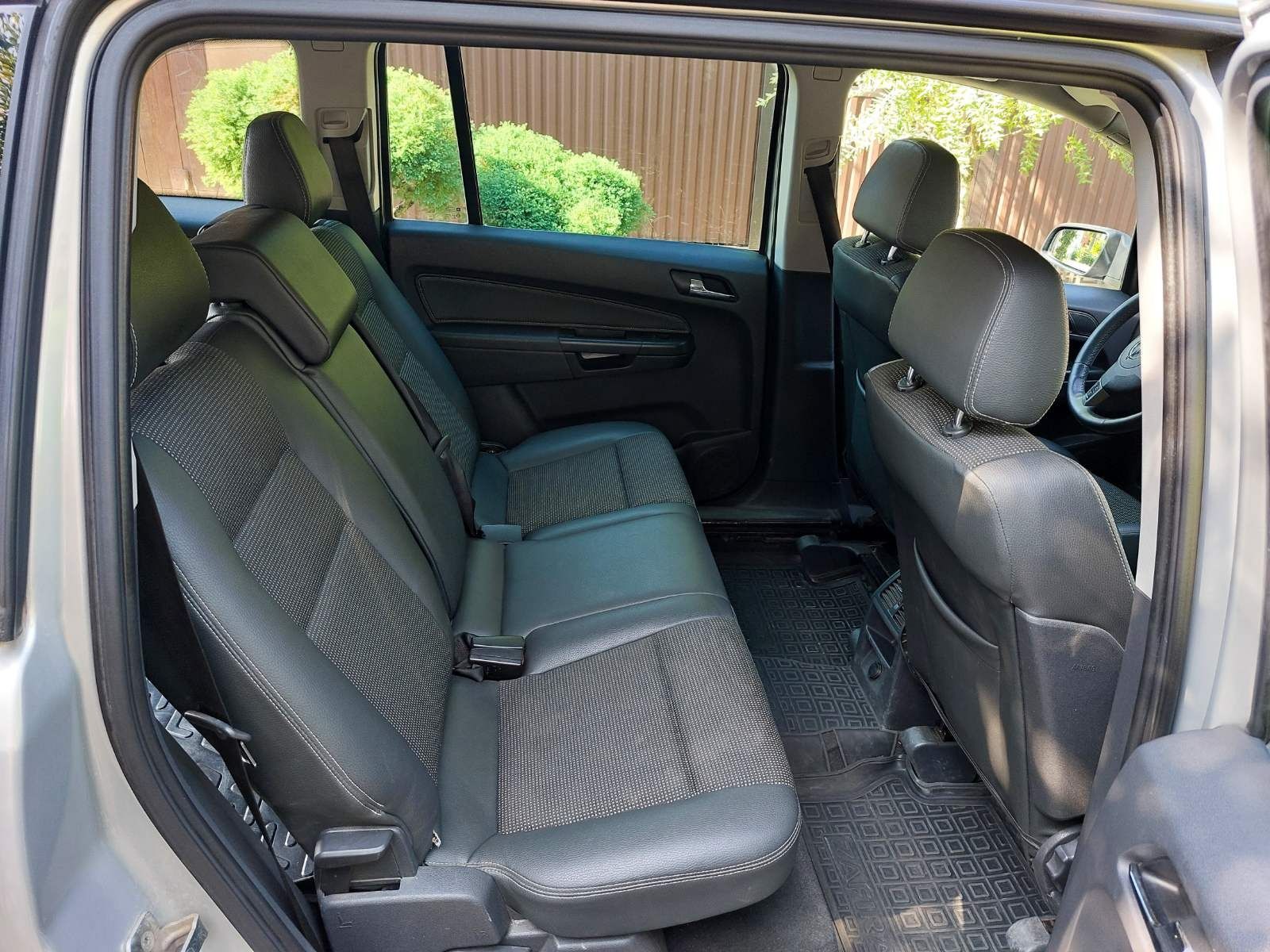 OpeL Zafira 2006