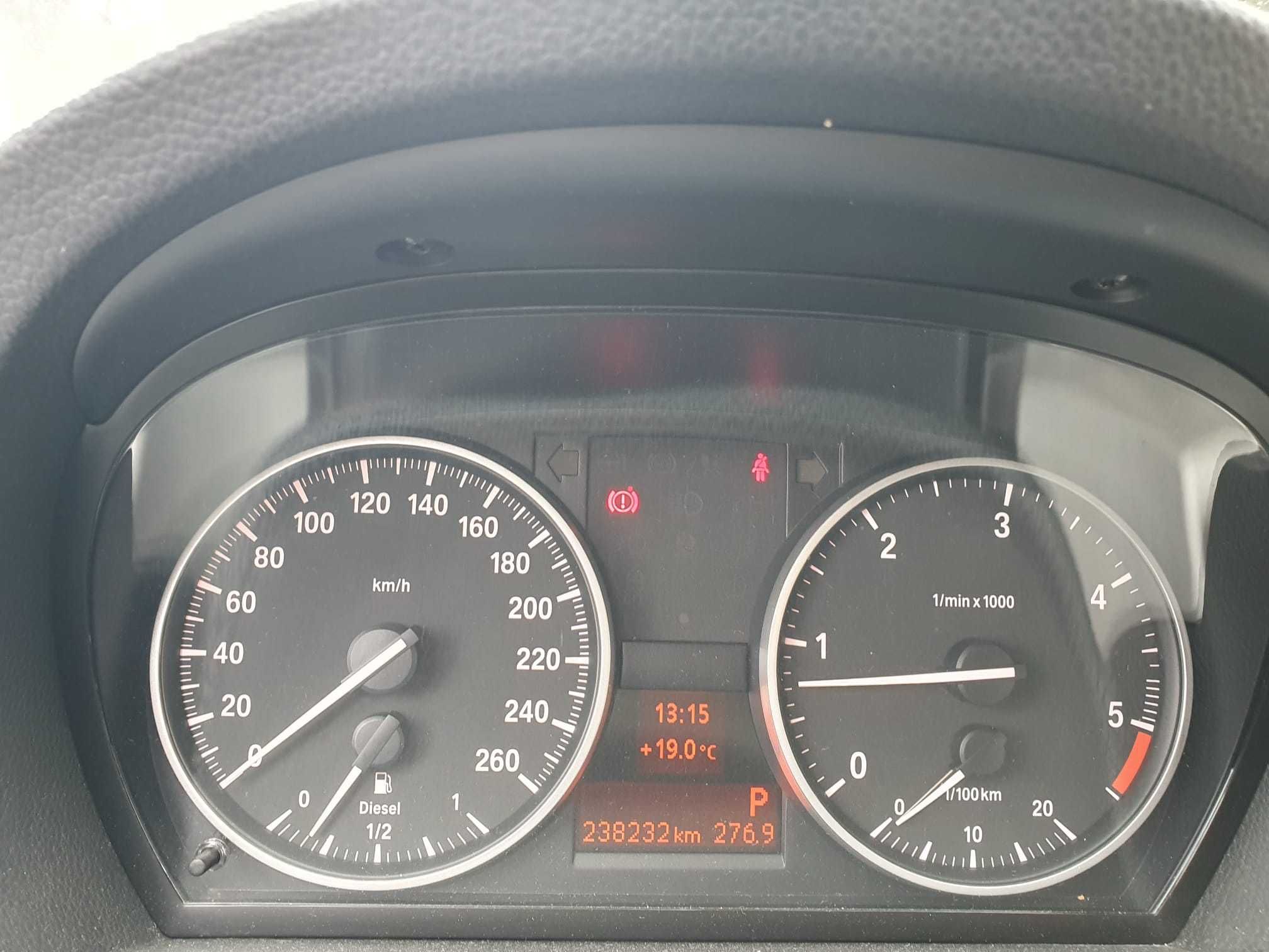 BMW 318 d Touring Auto Preto (Março 2011)
