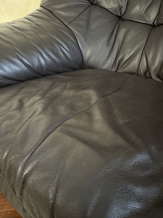 Мʼяке шкіряне стуло, крісло