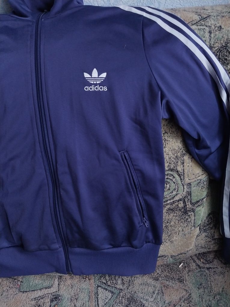 Спортивна кофта фірмова adidas