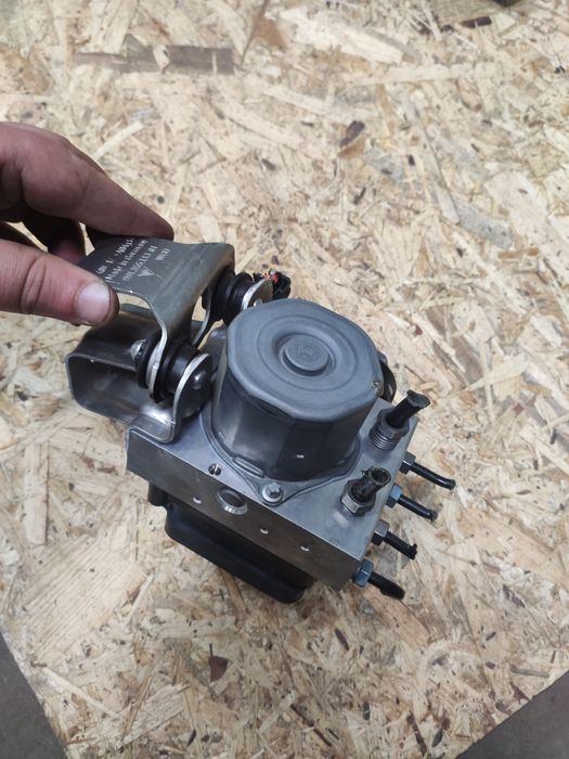 ABS PUMP 971614095E Intercooler 971145805D