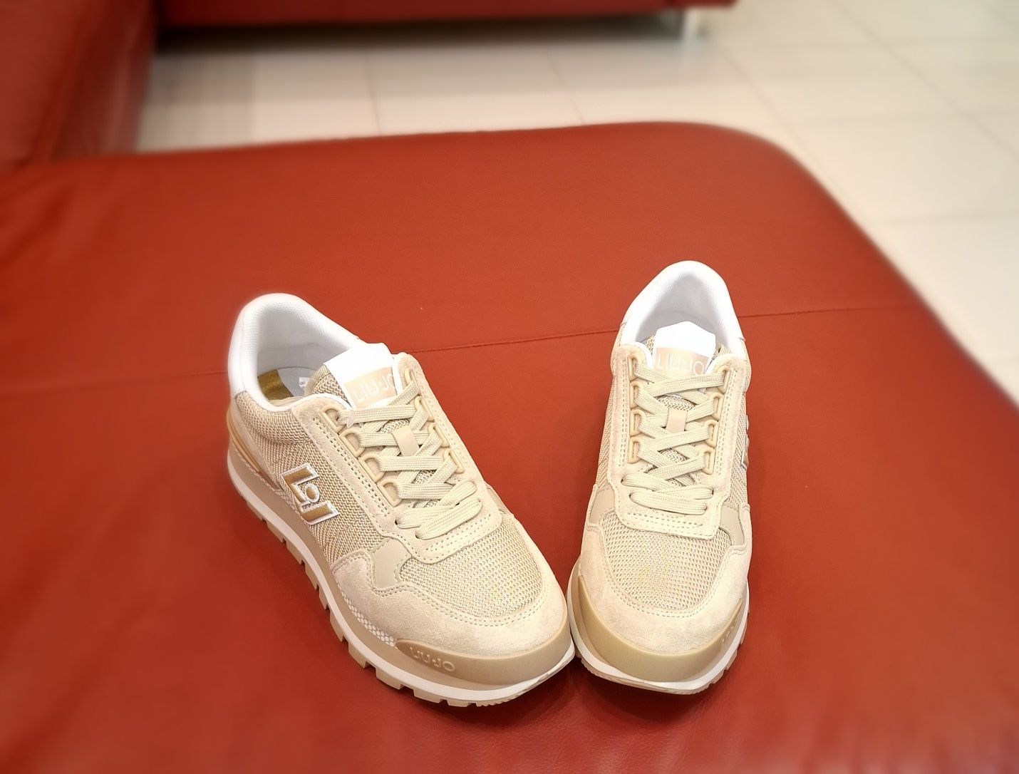 Продам кросівки оригінал Liu Jo