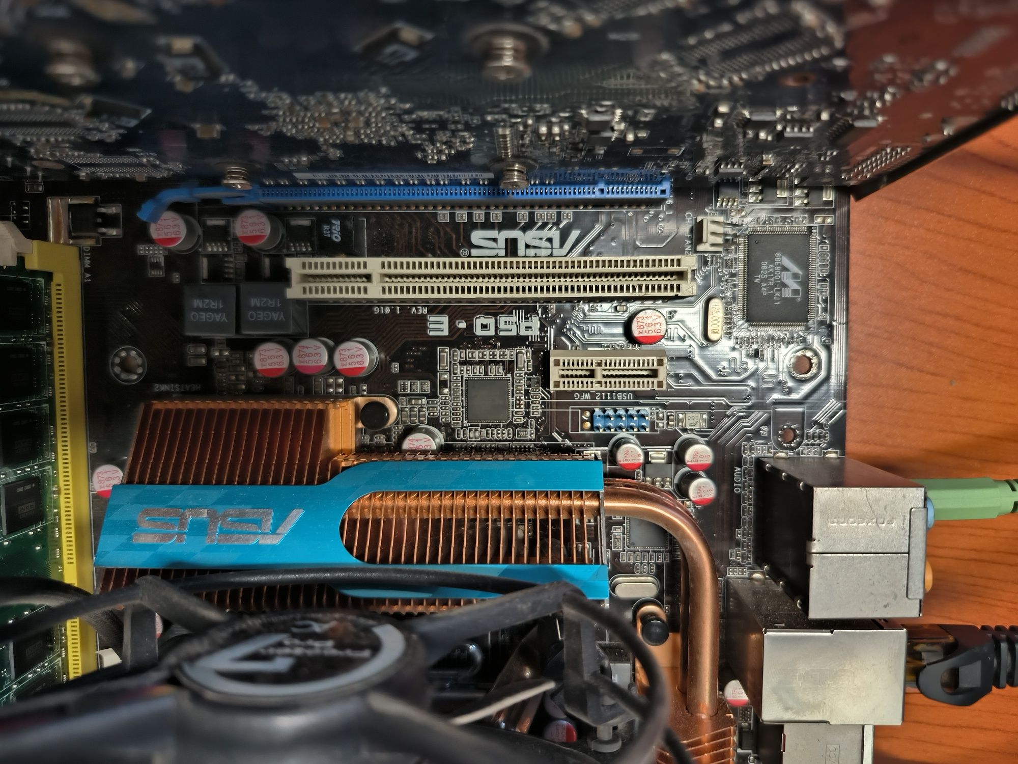 Asus p5q- e xeon 5420 5 gb ram GTS 250