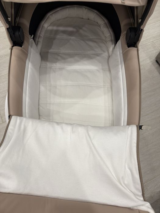 Люлька Cybex Priam lux 2025 року