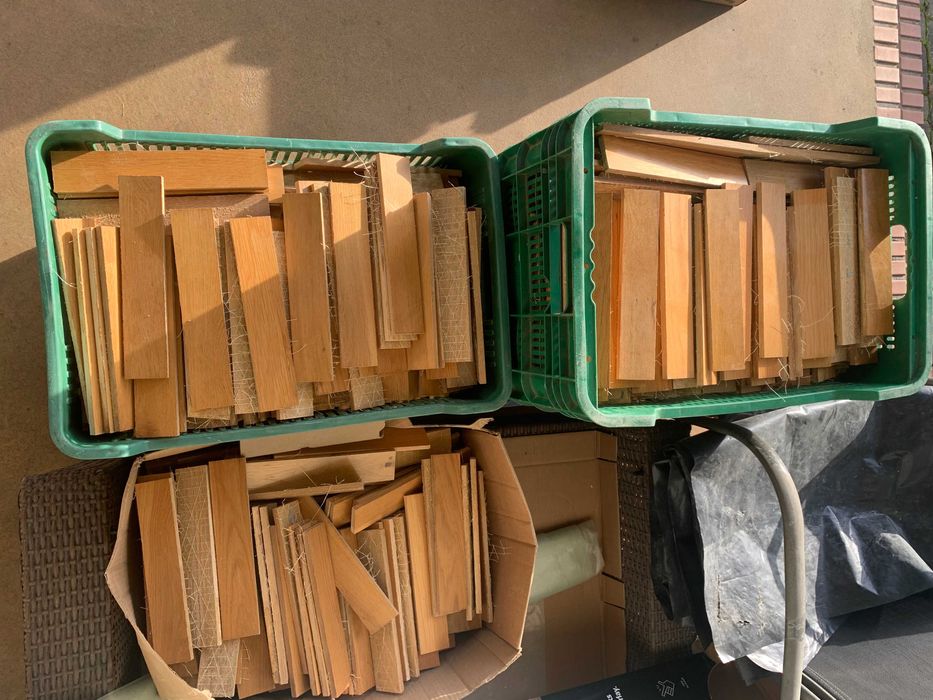 Parkiet dębowy w idealnym stanie i listwy dębowe gratis