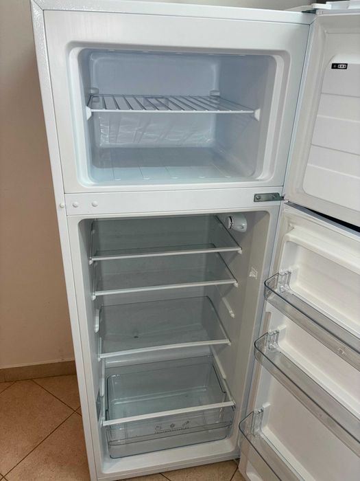 Frigorífico 2 portas CONFORTEC - 204 litros