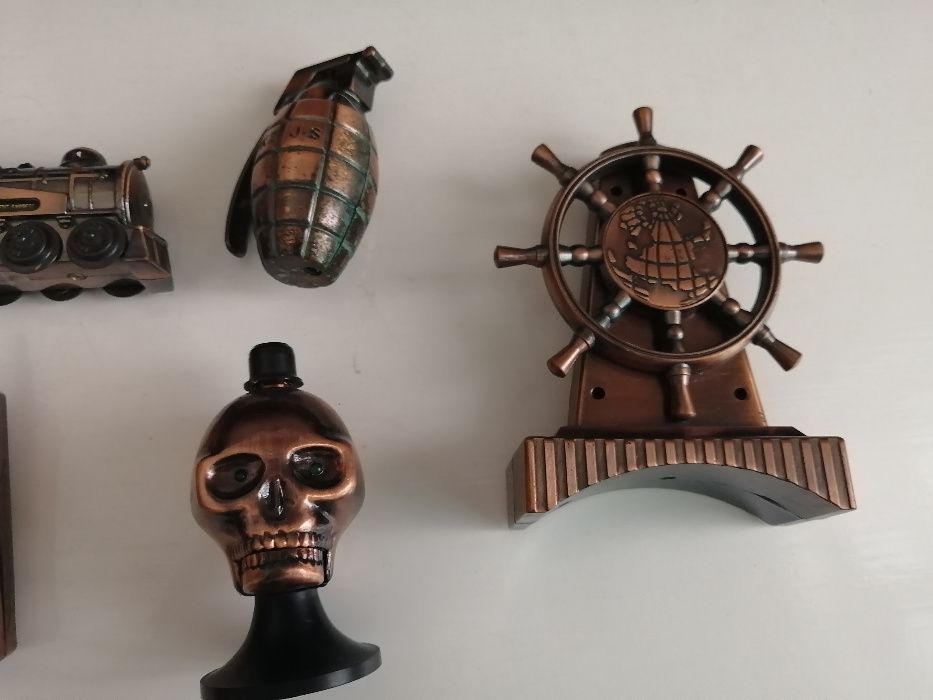 Lote de 7 isqueiros decorativos dos anos 90