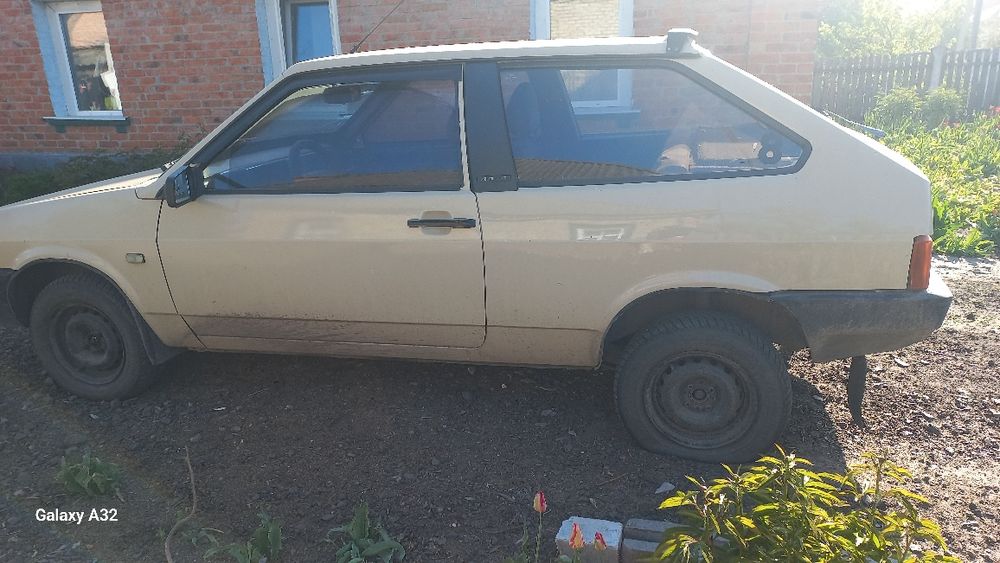 Автомобіль Ваз 2108