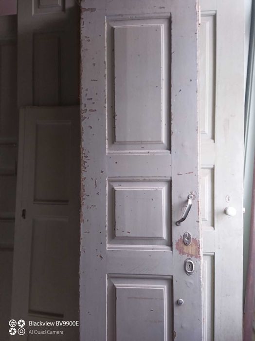 Portas antigas com almofada